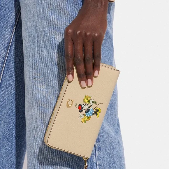 💰SOLD - CH472 - Disney X Coach Accordion Zip Wallet with Minnie Mouse - Picture 11 of 11